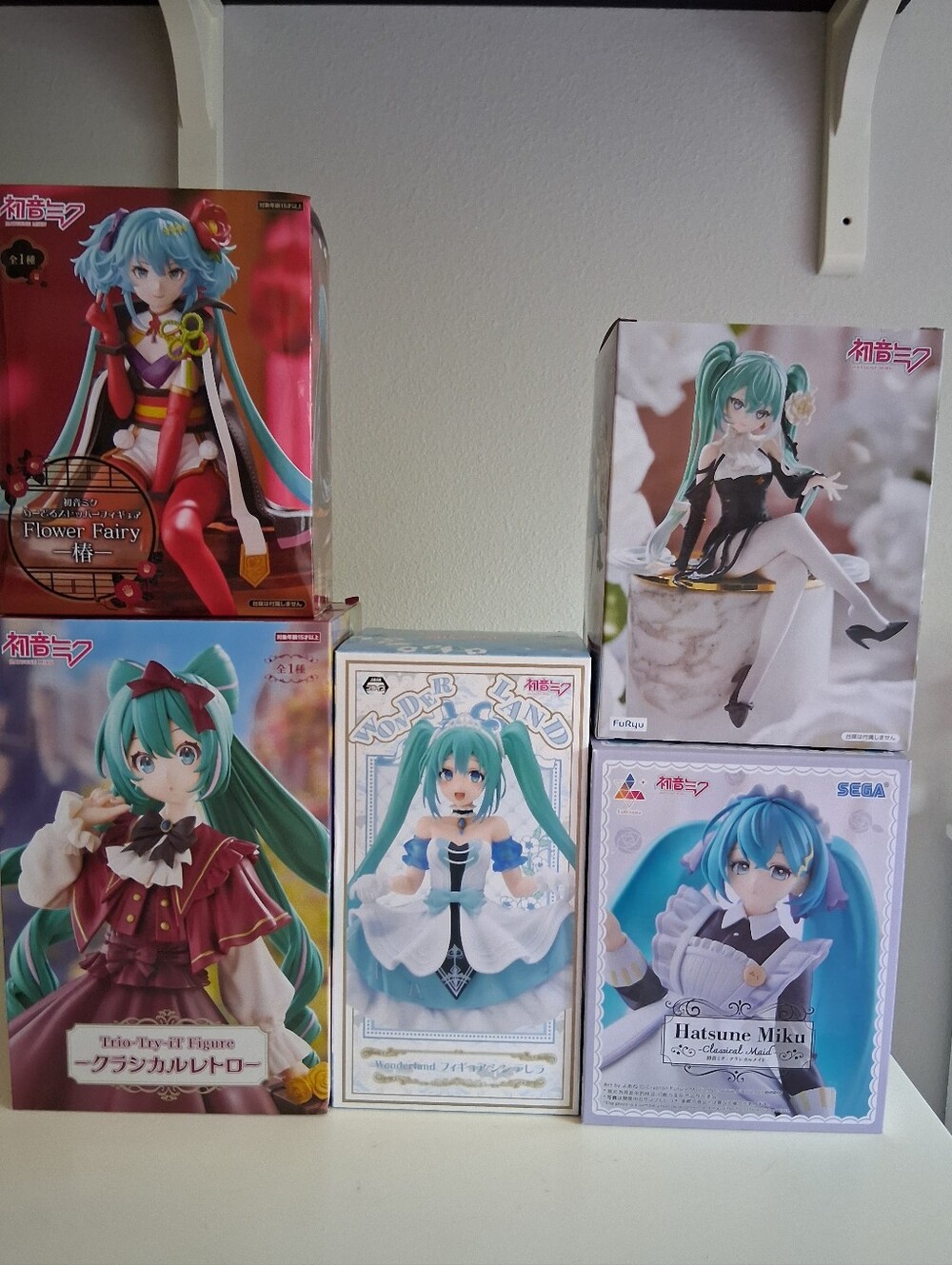 Hatsune Miku Anime Figure Lot of 5!